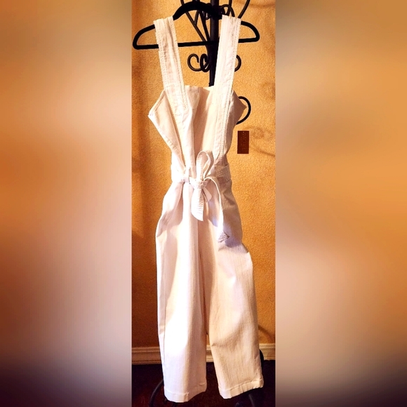 RACHEL ROY Jumpsuit sz 10 in white Capri length - Picture 1 of 8